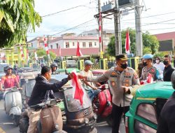 Semarak HUT Kemerdekaan RI Ke-77 Polres Bersama Pemko Padangsidimpuan Bagikan Stiker Dan Bendera Merah Putih