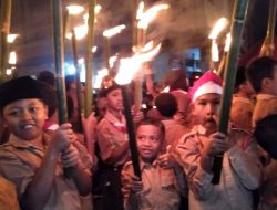 Semangat HUT RI Ke 77 Pemkab Sarolangun Ajak Ribuan Ikuti Warga Pawai Obor Keliling Kota