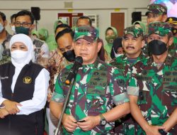 Kunjungan Kerja di Gresik, KASAD Kukuhkan Bapak Dan Bunda Asuh Anak Stunting