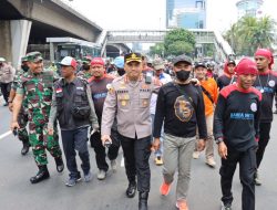 Kapolres Metro Jakarta Barat dan Dandim 0503 JB Kawal Aksi Long March Buruh Ke Gedung  DPR RI