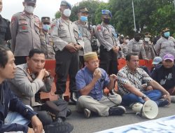 Tolak Kenaikan BBM, Mahasiswa Gelar Aksi Didepan Puspem Kota Tangerang