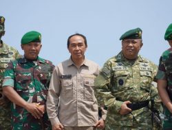 Usai Menghadiri Penyematan Brevet Prajurit Kostrad, Sekda Tinjau Jembatan Ciemas Yang Rusak