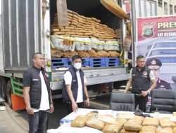 Dicampur Dengan Sayuran 304 Kilo Ganja  Jaringan Sumatra Jawa Berhasil Diamankan Polisi