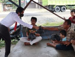 Bantu Warga Sarolangun, Satreskrim Polres Sarolangun Salurkan Paket Bansos