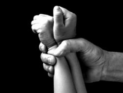 Lakukan Asusila Terhadap Anak Dibawah Umur dan Sebar Vidio di Medsos Pemuda Ini Diringkus Polisi