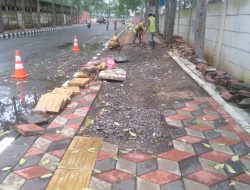 Belum Satu Tahun Trotoar Dilingkup Puspemkot Tangerang Sudah Rusak, Kinerja Dinas PUPR Dipertanyakan