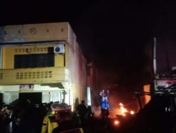 4 Unit Ruko Dipasar Gunung Tua Paluta Hangus di Lalap Si Jago Merah