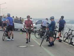 Enam Pesepeda Tertabrak Sedan di PIK 2 Jakarta – Banten Alami Luka-luka