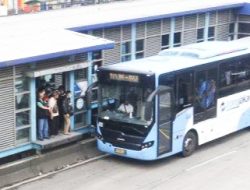 Antrean Panjang, PSI Minta PT TransJakarta Benahi Sistem Tap In Tap Out