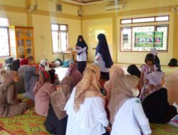 Dosen dan Mahasiswa Poltekkes Aceh Berkolaborasi Laksanakan Pengabdian Masyarakat di Syamtalira Aron