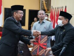 Dani Ramdan Berikan Nota Penjelasan Tiga Raperda di Paripurna DPRD Kabupaten Bekasi
