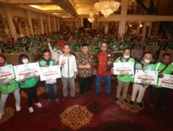 ‘Pahlawan Keluarga 2022’ Untuk Ojol Lansia dan Disabilitas