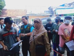 Kadis Perikanan Monev Distribusi Bantuan Sosial Untuk Nelayan