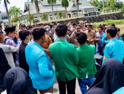 DPRD Kabupaten Sarolangun Digeruduk Mahasiswa, Kapolres Kawal Aksi Mahasiswa