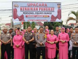 Kapolres Bungo Pimpin Upacara Kenaikan Pangkat Personel Polres Bungo