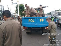 Satpol PP Jakarta Barat Gencar Tertibkan PKL di Kawasan Kota Tua