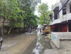 Banjir Tak Kunjung Surut, Warga Minta PJ Gubernur DKI Jakarta Bongkar Bangunan Liar di Jalan Pakuwon Cengkareng