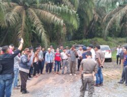 Aparatur Tiyuh Bujung Dewa Fasilitasi Ahli Waris Umbul Olok Regas Degan Pihak BMM Melakukan Pengukuran Lahan Yang Disengketakan