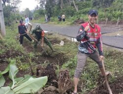 Tingkatkan Kebersihan dan Keindahan, Peratin Pekon Luas Ikut Kerja Bakti Bersama Warga
