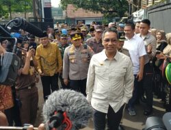Tanam Pohon di Kamal, Heru Terima Curhatan Warga Minta Buatkan Sodetan Dan Revitalisasi Saluran