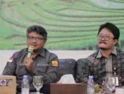 Seminar Nasional Universitas Muara Bungo, Membangun Sumber Daya Manusia dan Menuju Dusun Mandiri