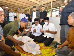 Bupati Bata Bertakziah Ke Rumah Duka Almarhum Syekh Muhammad Husin