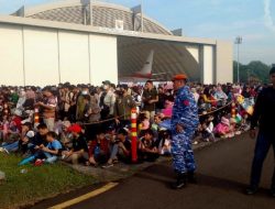 Warga Antusias Padati Puncak HUT TNI AU Ke-77 di Halim Perdanakusuma