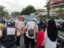 Berkah Ramadhan, JOIN Bungo Bagikan Takjil Gratis Kepada Pengguna Jalan 