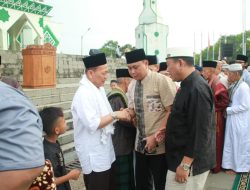 Dandim 0426 bersama Forkopimda Kabupaten Tuba Shalat Idul Fitri 1 Syawal 1444 H di Islamic Centre Menggala