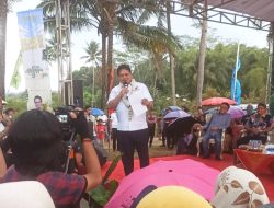 Menko Perekonomian Airlangga Hartanto Mendengar Aspirasi Masyarakat Desa Kebonrejo Salaman Magelang