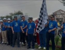 Pj Bupati Sarolangun Lepas Jalan Santai Semarakkan Hardiknas