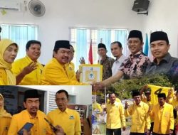Di Dampingi Ratusan Massa Ketua DPD II Golkar Tontawi Antarkan Bacaleg Golkar ke KPU Sarolangun