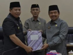 PJ Bupati Sarolangun Henrizal Hadiri Rapat Paripurna Tingkat I Tahap II