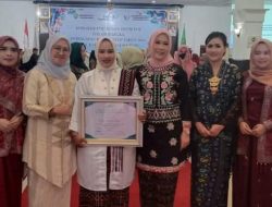 Erlina Aktivis Perempuan Asal OKU Selatan Terima Penghargaan Sebagai Wanita Inspiratif
