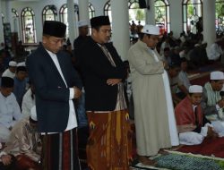 Bupati dan Wakil Bupati Sholat Idul Adha di Masjid Agung Al Mubarak