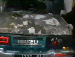 Terbangun Karena Asap, Seorang Warga Di Gempol Kurung Gresik Dapati Mobilnya Hangus Terbakar