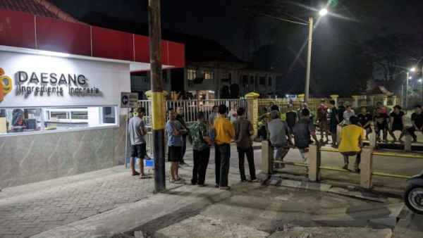 Warga saat datangi Pabrik' yang keluarkan suara bising mesin
