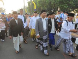 Wali Kota Bersama Ribuan Masyarakat Jalan Santai Sarungan