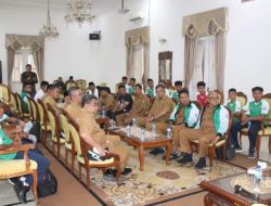 Lepas Tim Sepak Bola Galasiswa, Bupati Sukabumi Ingatkan Semangat dan Sportivitas