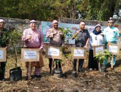 Polres Sarolangun Laksanakan Kegiatan Bhakti Sosial Penghijauan Bersama Forkopimda