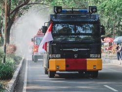Polusi Udara, Polisi Kerahkan Water Canon Bersihkan Debu di Jalan-Jalan Protokol Kota Tangerang