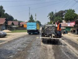 Pemkab Bungo Memperbaiki Jalan Dari Dusun Talang Pantai Hingga Sungai Arang