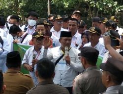 Tuntut Kenaikan Tunjangan Setara Perangkat Desa, BPD Se – Kabupaten Sarolangun Geruduk Kantor Bupati