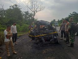 Mobil Grand Max Terbakar Setelah Tabrakan, Pengemudi Tewas Terpanggang