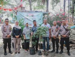 HUT Humas Polri ke- 72, Humas Polrestro Tangerang Kota Tanam Pohon Buah