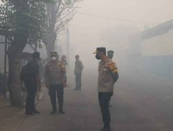 Dirikan Posko dan Ratusan Polisi Disebar di Titik Lokasi Berdekatan Kebakaran TPA Rawa Kucing
