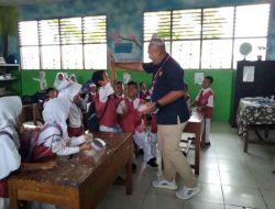 Satu Hari Pegawai Kemenkeu Mengajar di SDN Cipete 5