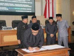 Paripurna DPRD,Bupati Sukabumi Sampaikan Jawaban Nota Pengantar