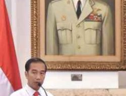 Kepemimpinan Jokowi Diuji Di Tengah Menurunnya Pengaruh Kharismatik Sukarno