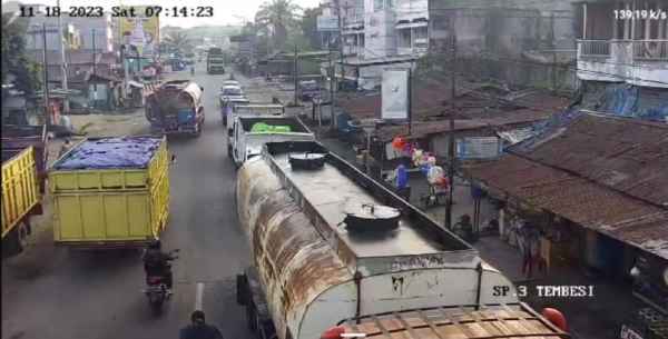 Situasi Arus lalu lintas pantauan CCTV RTMC Ditlantas Polda Jambi dibeberapa titik jalur angkutan batu bara usai diterapkan sistem genap ganjil